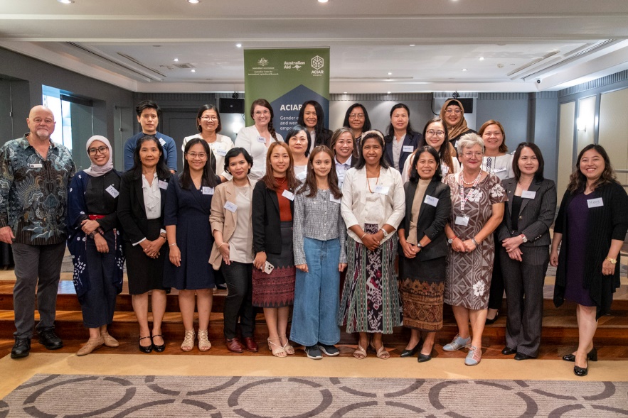 Lecturer from Agribusiness Universitas Diponegoro received grant from Meryl Williams Fellowship